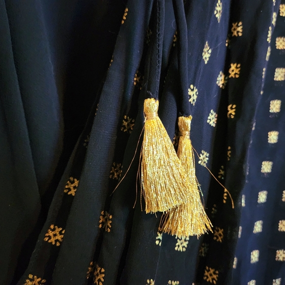 XL Navy Foil Pleated Belted Pre-Stitched Saree, blouse/top not included - Picture 8 of 9